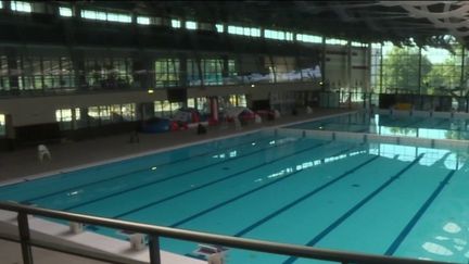 Fermeture des piscines publiques : la colère des élus