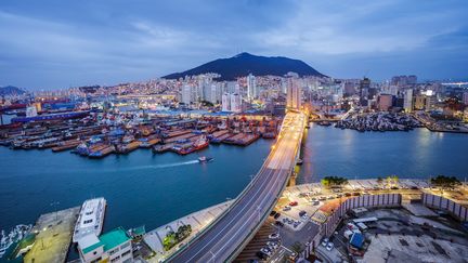 Busan est la deuxième ville plus importante de la Corée du Sud, après la capitale Séoul. Elle est candidate à l'organisation de l'Exposition universelle de 2030. (DUY DO / MOMENT RF / GETTY IMAGES)