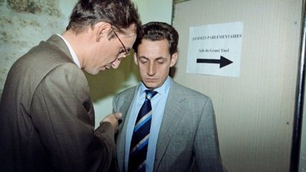 Nicolas Sarkozy ministre du budget et Nicolas Bazire, chef de cabinet d'Edouard Balladur à Avignon en 1995 (AFP)