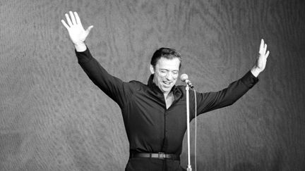 Yves Montand sur la scène de l'Olympia le 20 septembre 1968 (PATRICE PICOT / GAMMA-RAPHO)