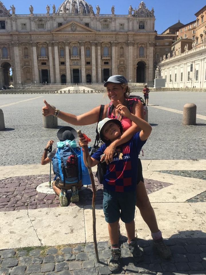 Sono soprattutto gli escursionisti che camminano da soli o in coppia, alla ricerca del benessere interiore e del contatto con la natura che percorrono la Via Francigena.  (CELINE ANAYA GAUTHIER)