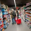 Les rayons d'un supermarché à Paris, le 9 mai 2023. (RICCARDO MILANI / HANS LUCAS / AFP)