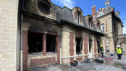 La mairie de Persan a été brûlée lors de violences urbaines dans la nuit du vendredi 30 juin au samedi 1er juillet 2023. (FRANÇOIS VENTÉJOU / RADIO FRANCE)