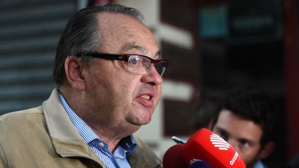 Patrick Mennucci devant la presse à Marseille, 11 juin 2017. (BORIS HORVAT / AFP)