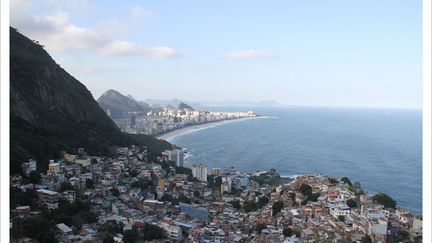 &nbsp; (La vue depuis une auberge située au sommet de Vidigal © RF/GA)