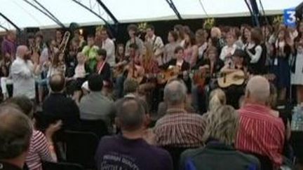 L&#039;atelier jazz de Thomas de Pourquery au festival Jazz sous les pommiers 2011
 (Culturebox)