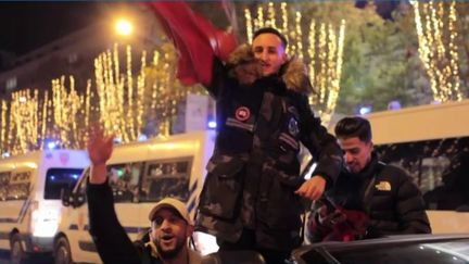 Les supporters marocains à la fête dans tout Paris