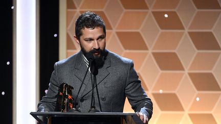 L'acteur Shia LaBeouf, le 3 novembre 2019, à Los Angeles (Etats-Unis) lors des Hollywood Film Awards. (KEVIN WINTER / GETTY IMAGES NORTH AMERICA / AFP)