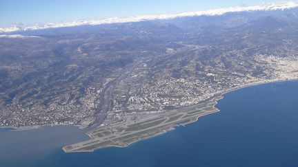 L'aéroport de Nice (Alpes-Maritimes), le 21 janvier 2014. (JEAN-CLAUDE MALAUSA / BIOSPHOTO / AFP)