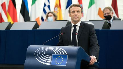 Emmanuel Macron s'exprime face au Parlement européen, à Strasbourg, le 19 janvier 2022. (EUROPEAN PARLIAMENT / ANADOLU AGENCY / AFP)