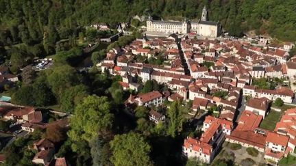 Au fil de la Dronne : Brantôme, son château et ses trésors