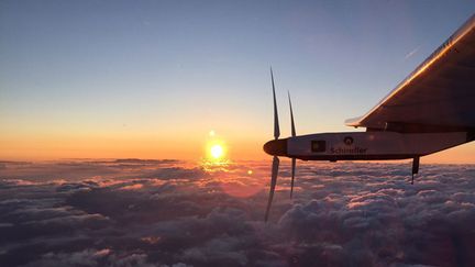 &nbsp; (Solar Impulse 2 au dessus de l'Océan Pacifique, après son décollage du Japon © MAXPPP)