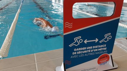 Le centre aquatique d'Argences (Normandie) a rouvert ses portes en appliquant les mesures de distanciation, le 15 juin 2020. (OLIVIER DUC / RADIO FRANCE)