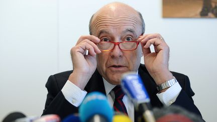 Le maire de Bordeaux, Alain Jupp&eacute;, donne une conf&eacute;rence de presse le 22 novembre 2012. (NICOLAS TUCAT / AFP)