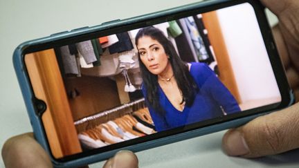 La star Mona Zaki, seule actrice égyptienne du casting&nbsp;de "Ashab wala Aaz" diffusé sur Netflix, cible de&nbsp;critiques&nbsp;sur les réseaux sociaux. (KHALED DESOUKI / AFP)