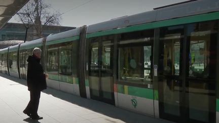 Coronavirus : mesures d'hygiène renforcées dans les transports en commun