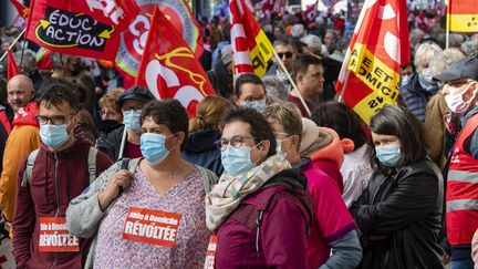 Des manifestants défilent pour le pouvoir d'achat à Rennes (Ille-et-Vilaine), le 5 octobre 2021. (MAXPPP)