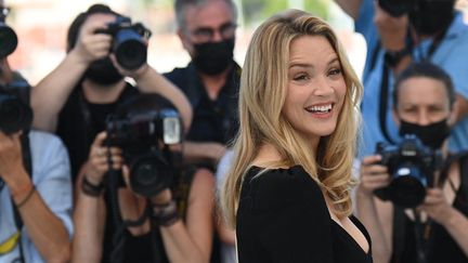 Virginie Efira au festival de Cannes 2021, le 10 juillet 2021 (CHRISTOPHE SIMON / AFP)