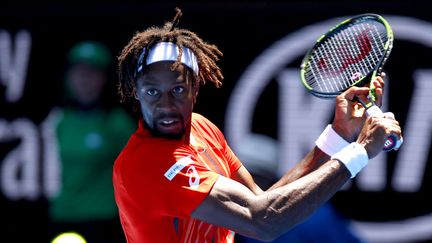 Gaël Monfils lors des huitièmes de finale de l'Open d'Australie, à Melbourne, le 25 janvier 2016. (ELLA LING / BACKPAGE IMAGES LTD / AFP)