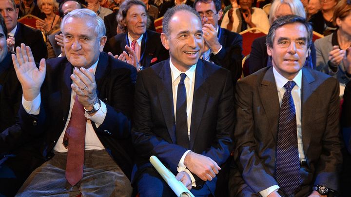 Jean-Pierre Raffarin, Jean-Fran&ccedil;ois Cop&eacute; et Fran&ccedil;ois Fillon, le 25 janvier 2014, lors du conseil national de l'UMP &agrave; Paris. (PIERRE ANDRIEU / AFP)