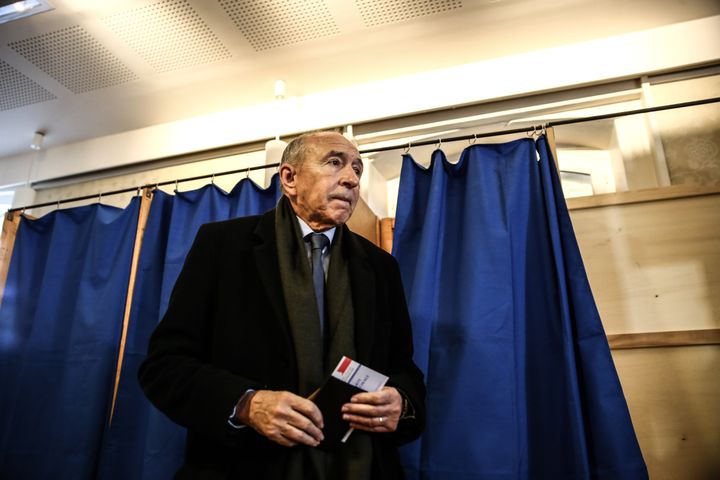 Gérard Collomb, lors du premier tour des élections municipales, le 15 mars 2020, à Lyon. (ANTOINE MERLET / HANS LUCAS / AFP)