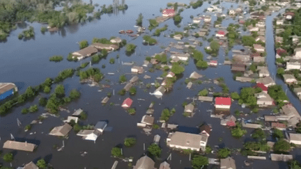 Guerre en Ukraine : Kherson est sous l'eau, les évacuations se poursuivent