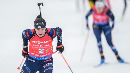 Biathlon : les Bleus s'imposent sur le relais mixte à Oslo