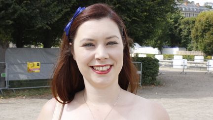 "Je suis fille au pair à Paris, je suis ici pour la journée de dimanche seulement. Je voulais voir Lana del Rey et aussi Selah Sue. En Irlande, on a un festival du même genre, 'Electric Picnic'. Mais Rock en Seine est mon premier festival à l'étranger."
 (Claire Digiacomi / Culturebox)