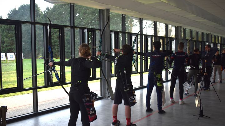 Les archers de Compiègne (Oise) à l'entraînement le 14 mars 2024. (Hortense Leblanc)