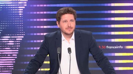 Julien Bayou, secrétaire national d'Europe Écologie-Les Verts (EELV) et candidat NUPES aux législatives&nbsp;était l'invité du "8h30 franceinfo" ce vendredi 20 mai. (FRANCEINFO / RADIOFRANCE)