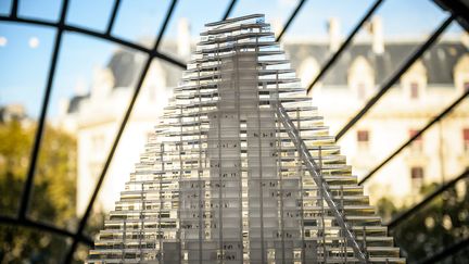 Une exposition sur le projet de construction de la tour Triangle au pavillon d'architecture de l'Arsenal, à Paris, le 30 octobre 2014. (MAXPPP)