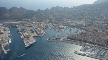 Le port et la ville de La Ciotat (Bouches-du-Rhône). (BORIS HORVAT / POOL)