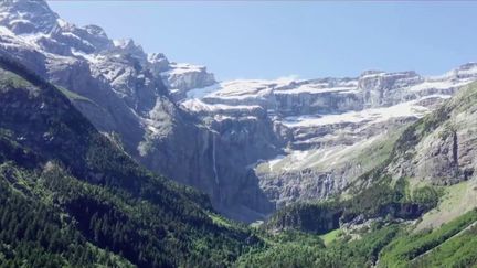 Vacances d'été : les Hautes-Pyrénées, terrain de jeu des randonneurs et des gourmands