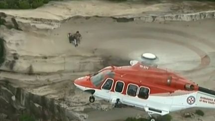 Le sauvetage périlleux de deux touristes coincés sur une falaise au sud de Sydney