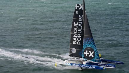 Le Multi Banque Populaire XI a pris le départ de la Transat Jacques Vabre, dimanche 7 novembre.&nbsp; (LOIC VENANCE / AFP)