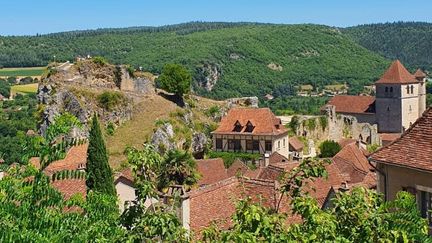 Lors de ses voyages via les nationales et départementales,&nbsp;Cyril est passé par le village de Saint-Cirq-Lapopie, dans le Lot, où il s'est arrêté quelques heures pour profiter du cadre.&nbsp; (DR)