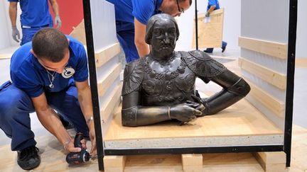 Ce buste en bronze de François Ier a rejoint l&#039;une des salles du futur musée du Louvre de Lens
 (PHILIPPE HUGUEN / AFP)