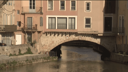 Narbonne : l’emblématique pont des Marchands évacué (FRANCE 3)