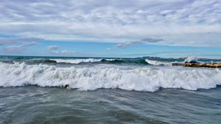 In Marseille, the waves can be very high and dangerous on the corniche.  (SYLVAIN ROSTAING MAXPPP)