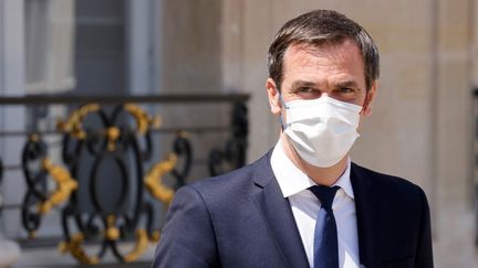 Le ministre des Solidarités et de la Santé, Olivier Véran, au palais de l'Elysée, le 9 juin 2021. (LUDOVIC MARIN / AFP)