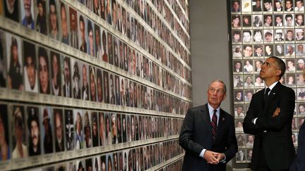 Le pr&eacute;sident am&eacute;ricain, Barack Obama, et l'ancien maire de New York, Michael Bloomberg, inaugurent le mus&eacute;e du 11-Septembre &agrave; New York (Etats-Unis), le 15 mai 2014. (KEVIN LAMARQUE / REUTERS)