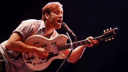 Dan Auerbach, le guitariste des Black Keys, le 28 mai 2015 au festival Primavera de Barcelone. (ALEJANDRO GARCIA / MAXPPP)