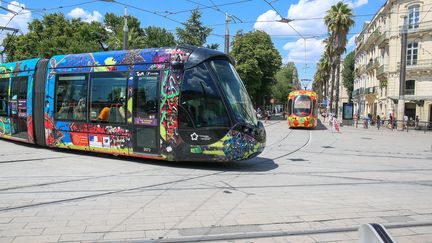 Des tramways devant la gare&nbsp;St Roch de Montpellier (Hérault), le 24 juillet 2020. (NICOLAS GUYONNET / HANS LUCAS / AFP)