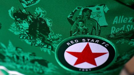 Le maillot du Red Star, photographié le 11 mars 2021 à Saint-Ouen. (FRANCK FIFE / AFP)