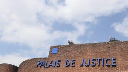 La façade du palais de justice de Bobigny (Seine-Saint-Denis), le 27 mars 2019 (illustration). (KENZO TRIBOUILLARD / AFP)