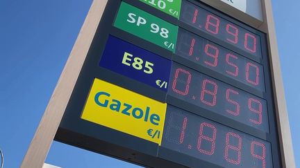 Guerre en Ukraine : jusqu'où ira la hausse du prix des carburants ?