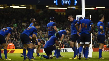 L'équipe de France a une semaine pour préparer le quart de finale face aux Blacks (LOIC VENANCE / AFP)