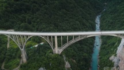 Le grand canyon de Tara au Monténégro