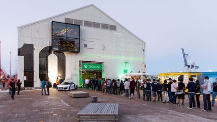 Des fans de la Xbox One font la queue pour acheter la console, le 21 novembre 2013 &agrave;&nbsp;Auckland (Nouvelle-Z&eacute;lande). (PEAD PR / AFP)