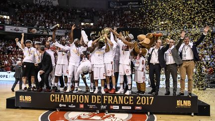 L'équipe de Chalon-sur-Saône, championne de France 2017 de Pro A, 